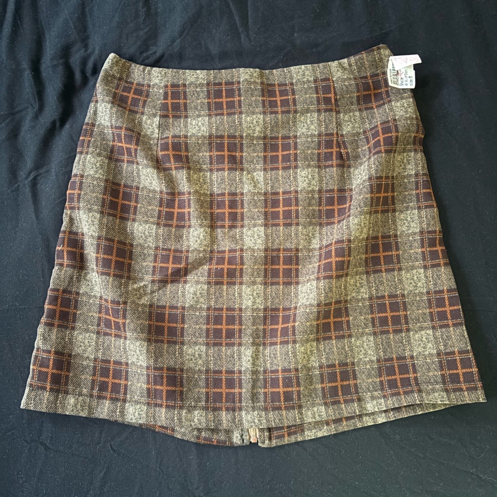 Brown skirt with zipper 
Shein 
Size M
